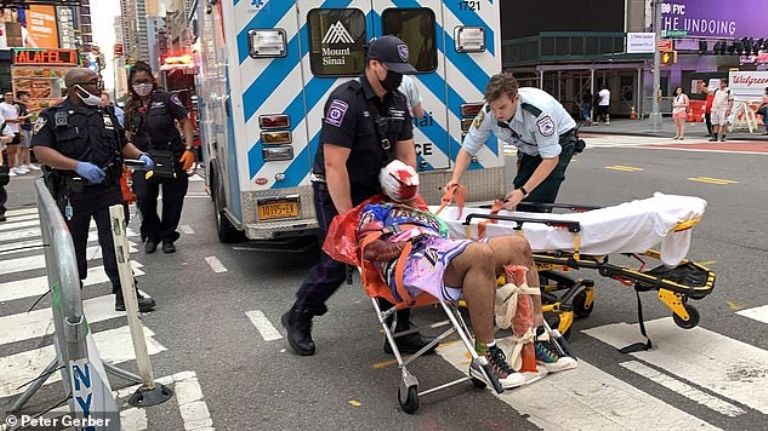 Atacan a un hombre en una estación del metro