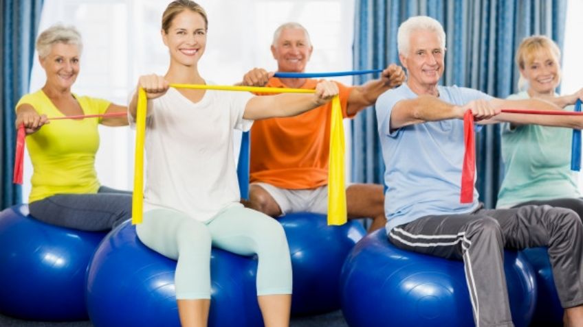 Los beneficios de los ejercicios de pilates para adultos mayores te sorprenderán