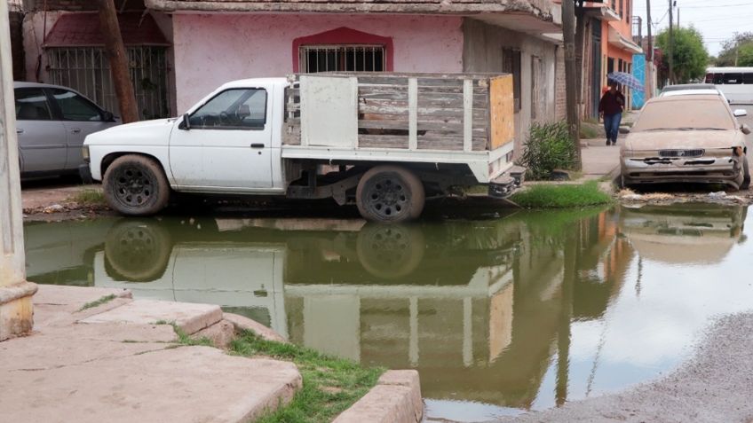 Ciudad Obregón: Vecinos de la colonia 'Machi' López viven entre aguas negras y fétidos olores