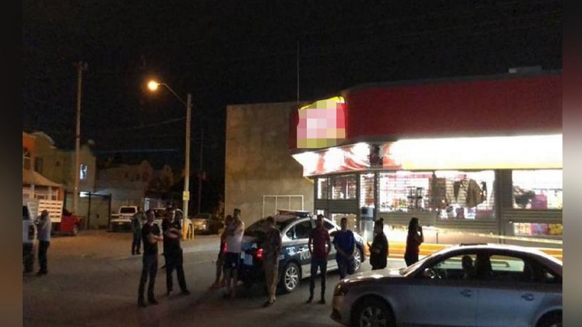 De película: Hombre pierde la vida afuera de tienda; llegó a pedir ayuda tras ser apuñalado