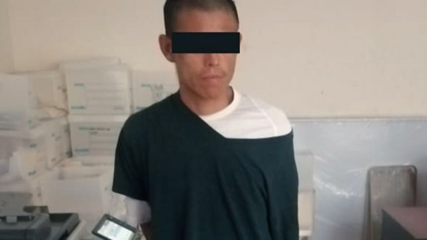 Con las manos en los zapatos: Descubren a joven ladrón dentro de zapatería en Ciudad Obregón