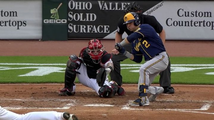 Woodruff se luce en la lomita y en la caja de bateo en el triunfo de Cerveceros