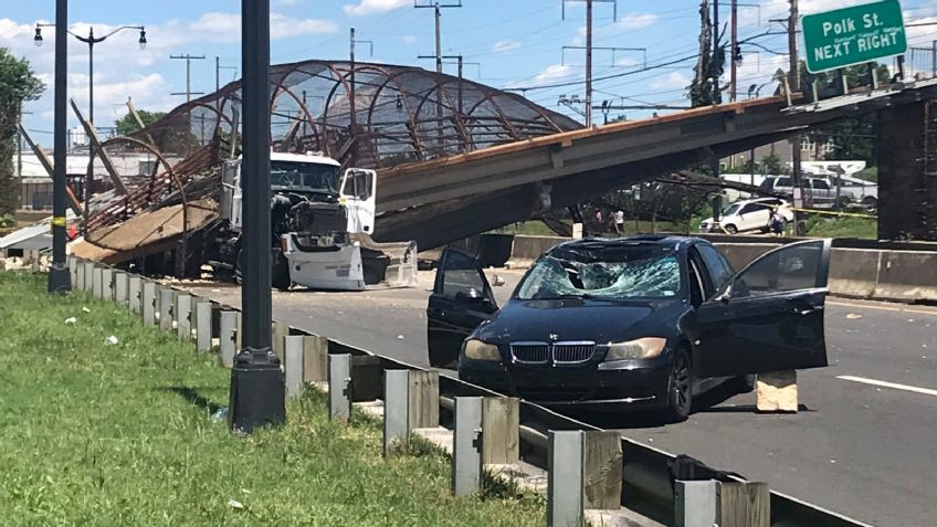 VIDEO: Puente peatonal cae sobre una autopista en Washington DC; se reportan seis heridos