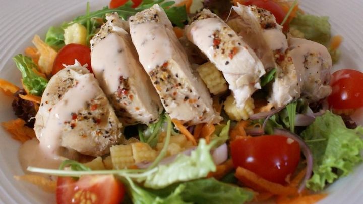 Fácil y delicioso: Este guisado de pollo para principiantes es ideal para aprender a cocinar