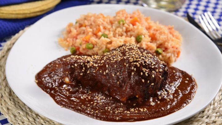 ¡No es mole! Deleita a tu paladar con este exquisito pollo en salsa de café