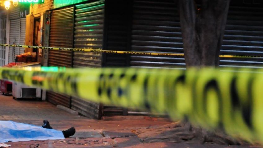 FUERTE VIDEO: A sangre fría, captan triple asesinato a plena luz del día; sicario los cazó y acribilló