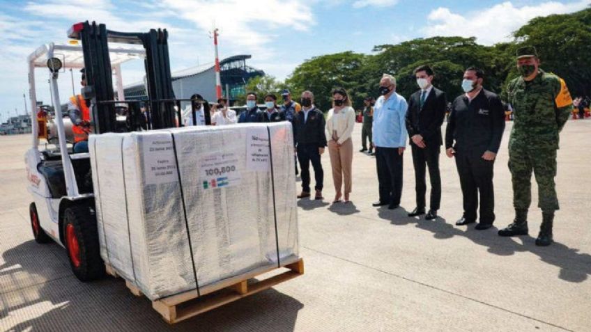 Covid-19: El Salvador recibe las más de 100 mil vacunas AstraZeneca donadas por México