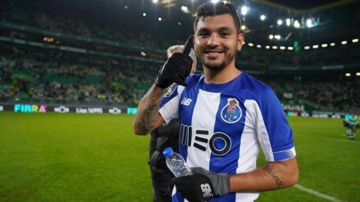 FC Porto presenta su nuevo uniforme y 'Tecatito' Corona no apareció ¿Saldrá del equipo?