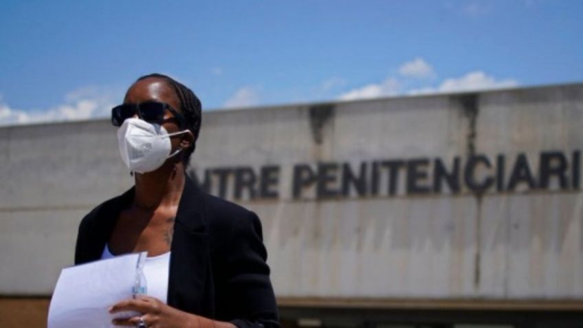 Viuda de John McAfee asegura que su esposo no era suicida y culpa a EU por su muerte