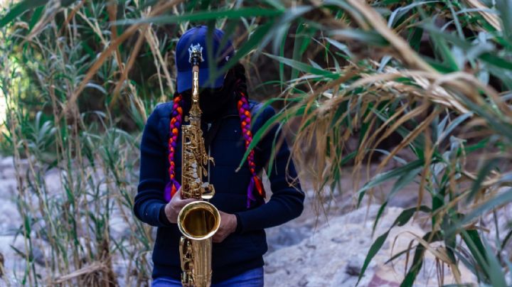 Giran orden de aprehensión contra hijo de exdiputado que roció con ácido a saxofonista en Oaxaca