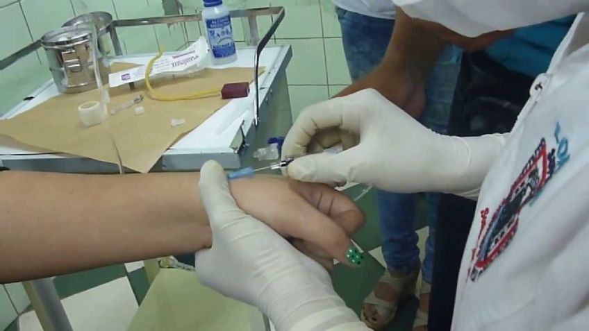 Un niño muere de sobredosis, 3 días después de su operación; arrestan a 5 médicos