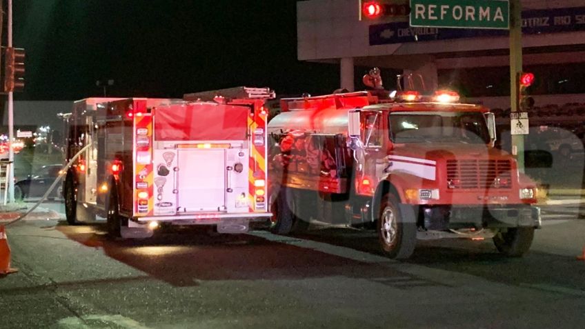 Presuntos delincuentes prenden fuego a predio en Hermosillo; 20 camiones fueron calcinados