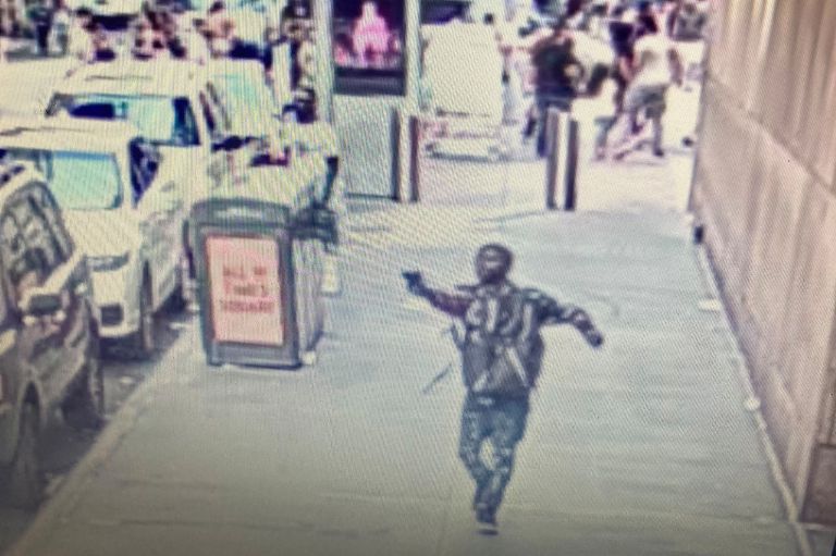 Estalla tiroteo en Times Square; hay un herido