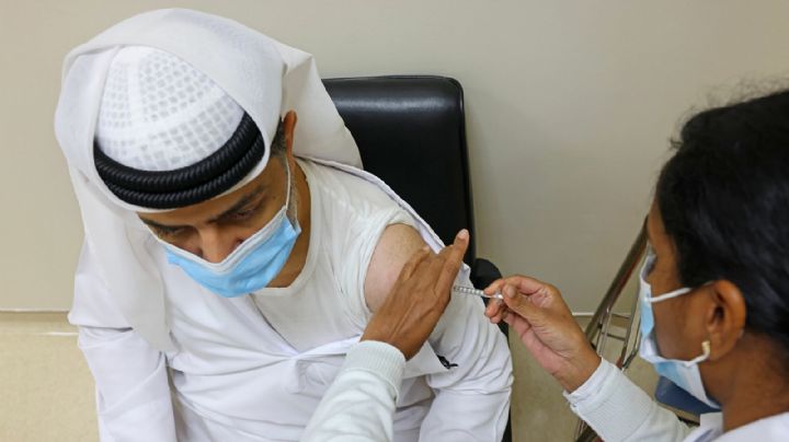 Variante Delta: ¡Caos en los Emiratos Árabes Unidos! Registran 2 mil casos diarios de Covid-19