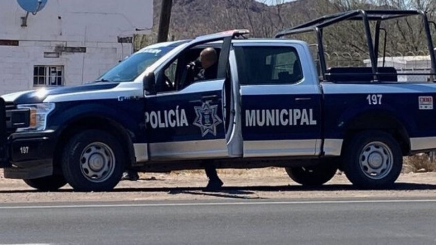 Se impacta patrulla contra puente de Guaymas; policías forcejeaban con un detenido