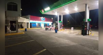 Taxista es asesinado a sangre fría al llegar a una gasolinera; no hay detenidos