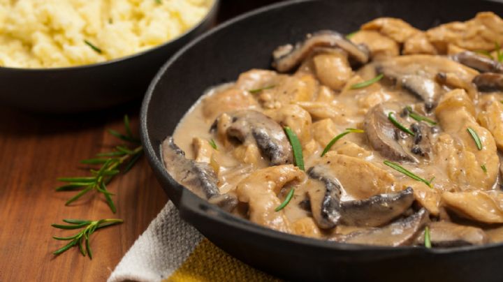 Ideal para principiantes: Aprende a hacer esta rica pechuga de pollo  con champiñones