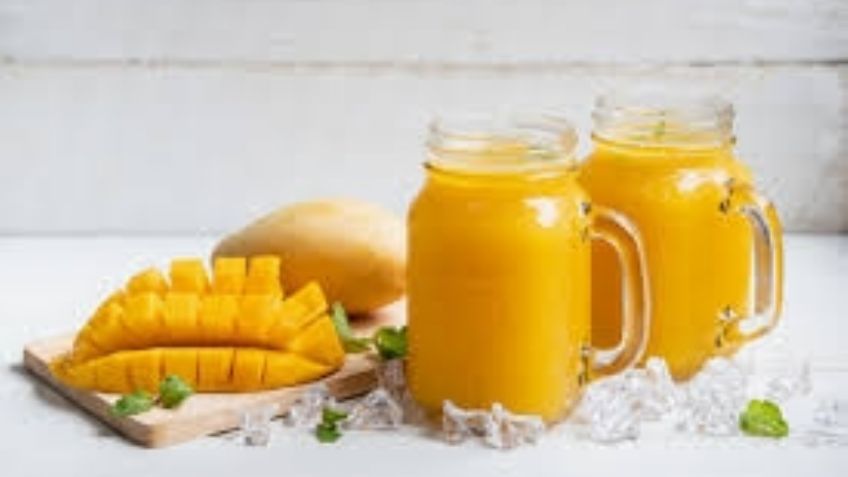 Adelanta el fin de semana con este rico smoothie de mango con un ligero toque de ron
