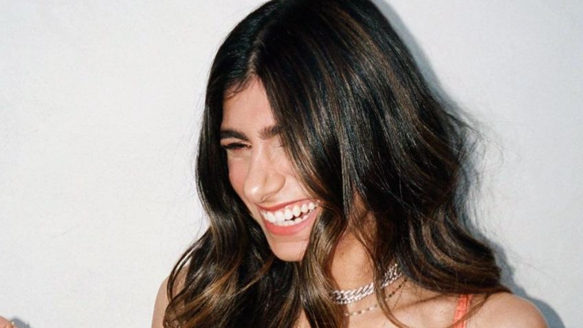 Mia Khalifa saca su lado más coqueto y se luce con tremendo bañador negro desde la piscina