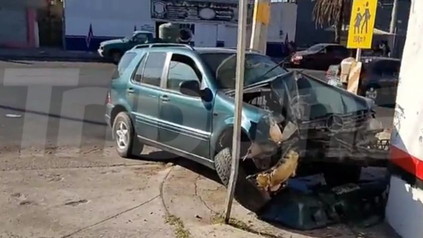 Conductor resulta lesionado tras fuerte choque en Guaymas; lo provocó un motociclista