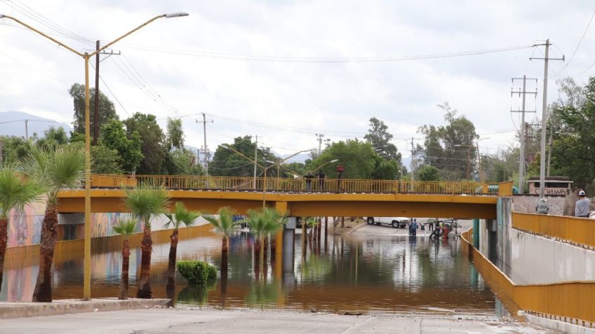 La historia de siempre en Cajeme: Primer lluvia de la temporada inunda el paso a desnivel