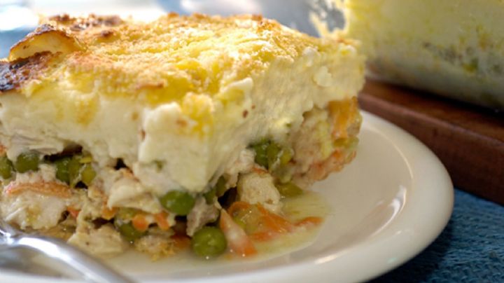 ¿Comida original? Este pastel de pollo deleitará completamente tus sentidos