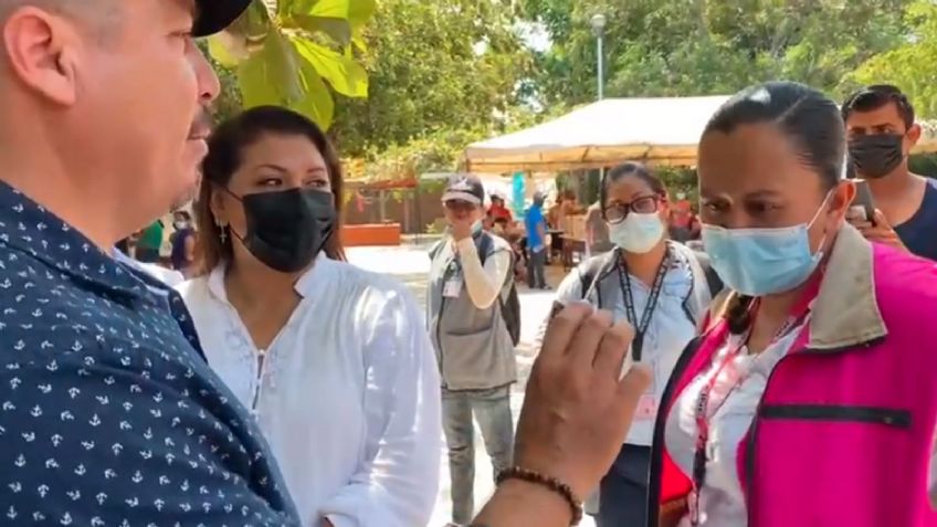 Exigen a Sergio Anguiano mostrar su INE; lo acusan de querer votar en otra casilla