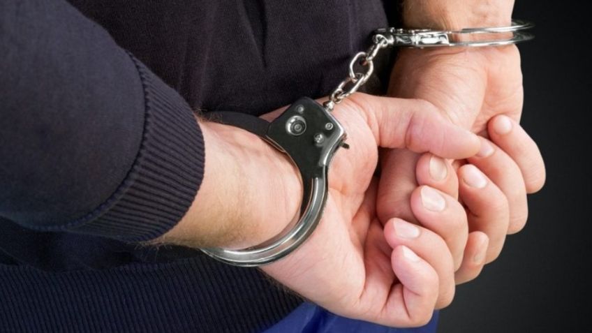 Alejandro protagonizó pelea con su esposa y le dio golpiza; lo arrestan en posesión de 43 balas