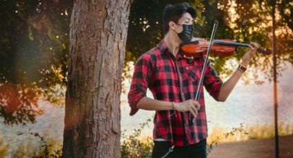 Ramiro Grajeda es violinista y estudiante de ingeniería; se vuelve viral en redes