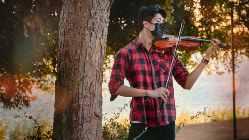Ramiro Grajeda es violinista y estudiante de ingeniería; se vuelve viral en redes