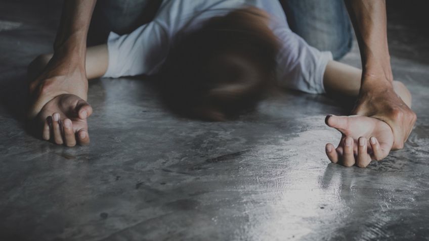 Ezequiel se aprovecha de la hija de un amigo y la viola en su casa; él tiene 48 años