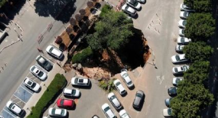 VIDEO: Un impactante socavón se 'traga' autos en estacionamiento de hospital en Jerusalén