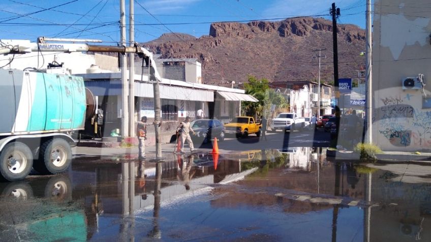 Sonora: Tras falla técnica, drenaje se desborda en el Centro de Guaymas