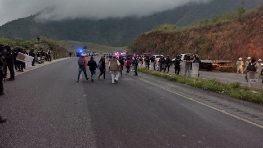 Fuerte choque en autopista Puebla-Córdoba; deja 1 muerto y 3 menores heridos