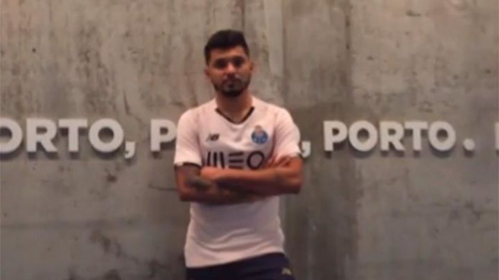 El Porto presenta sus nuevos jerseys para la Temporada 2021-21 con 'El Tecatito' Corona