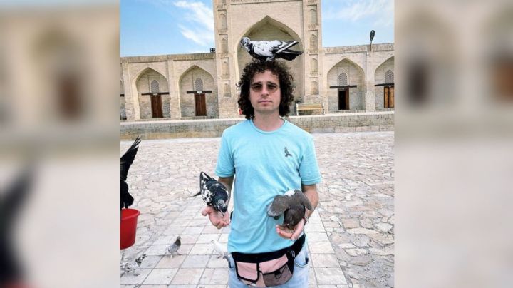 Luisito Comunica le hace honor a su sobrenombre 'Rey Palomo' en su viaje a Uzbekistán