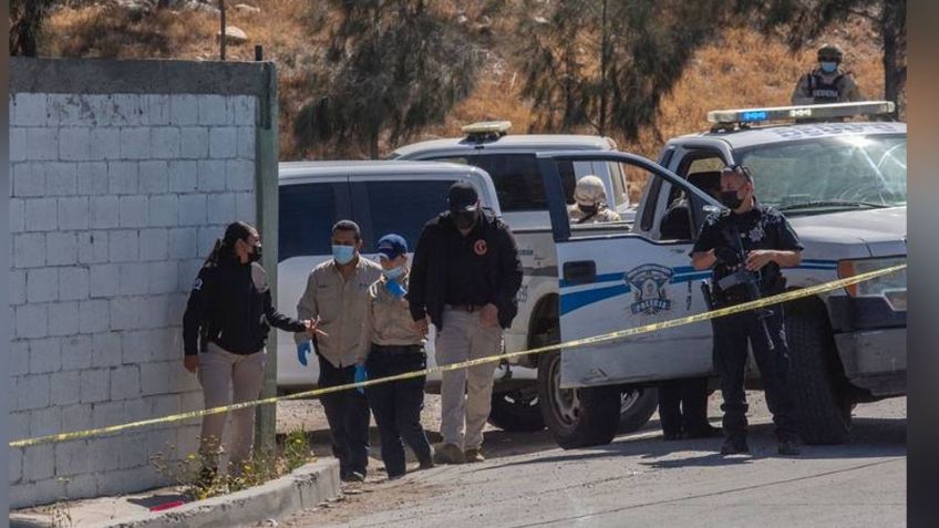 Torturado y con torniquete en el cuello, localizan a un muerto en camino de terracería en Tijuana