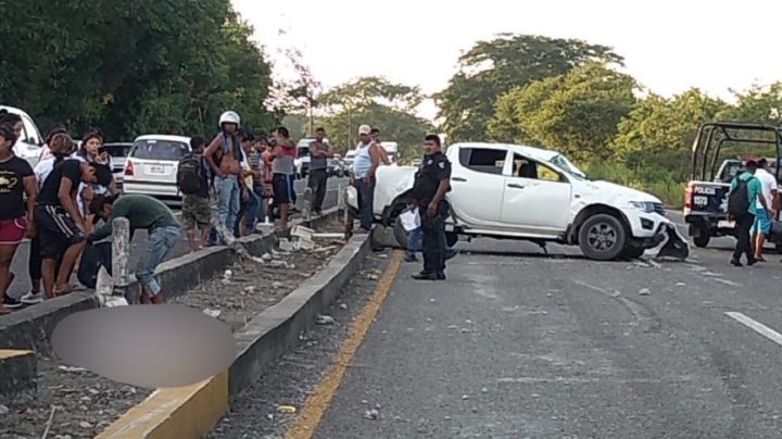 Obrero muere en accidente vial sobre carretera; la camioneta dio varias vueltas