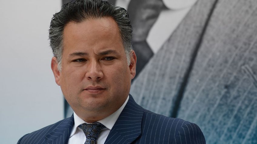 Santiago Nieto, titular de la UIF, se baja de la carrera por la presidencia en 2024