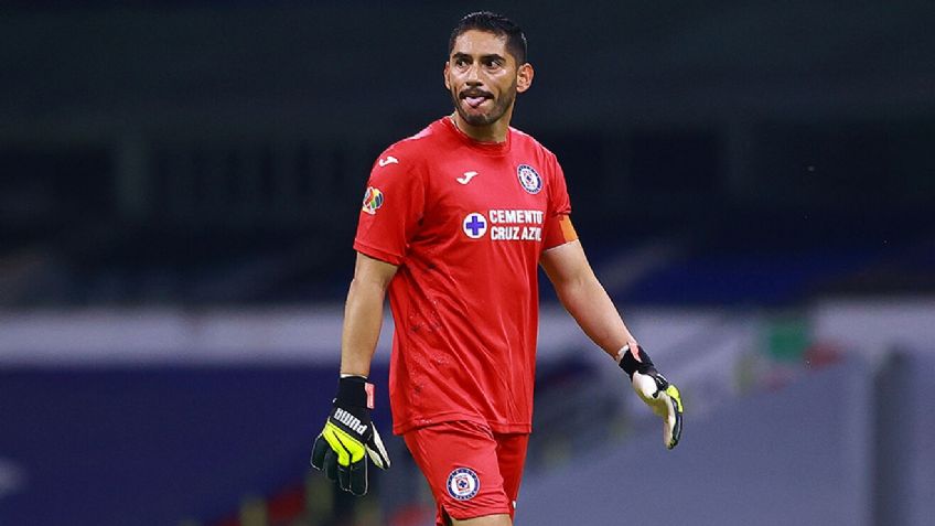 Malas noticias para Cruz Azul: Jesús Corona, fuera 8 semanas por lesión en una mano