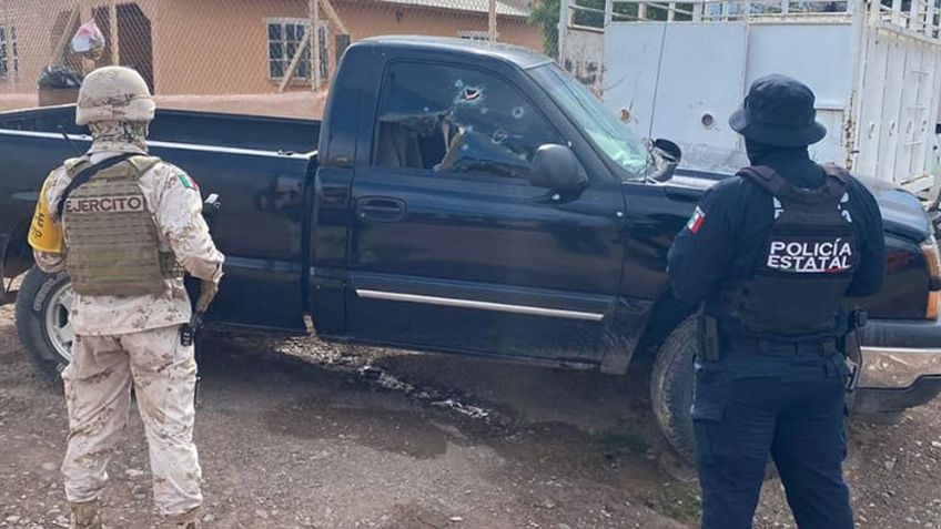 Localizan tres autos baleados y abandonados en Magdalena de Kino; tenían armamento