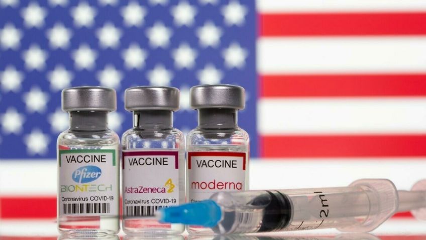 Gobierno de EU obligará a sus empleados vacunarse contra Covid-19