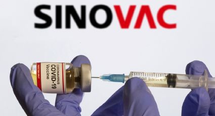 ¿Funcionan las vacunas de China? Los países que las usaron tienen grandes brotes de Covid-19