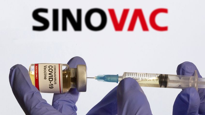 ¿Funcionan las vacunas de China? Los países que las usaron tienen grandes brotes de Covid-19