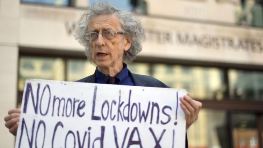 Youtubers engañan a anti-vacunas; acepta 10 mil euros para dejar en paz a AstraZeneca