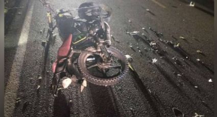 Trágico final: Dos jóvenes se accidentan en una moto tras chocar con una vaca en Sinaloa; uno murió