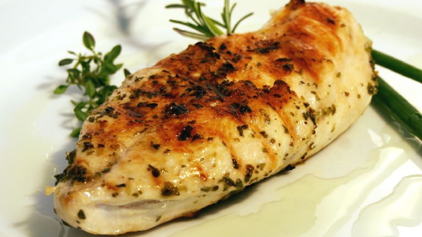 Dale un abrazo a tu paladar con este jugoso pollo al sartén; no dejarás de comerlo