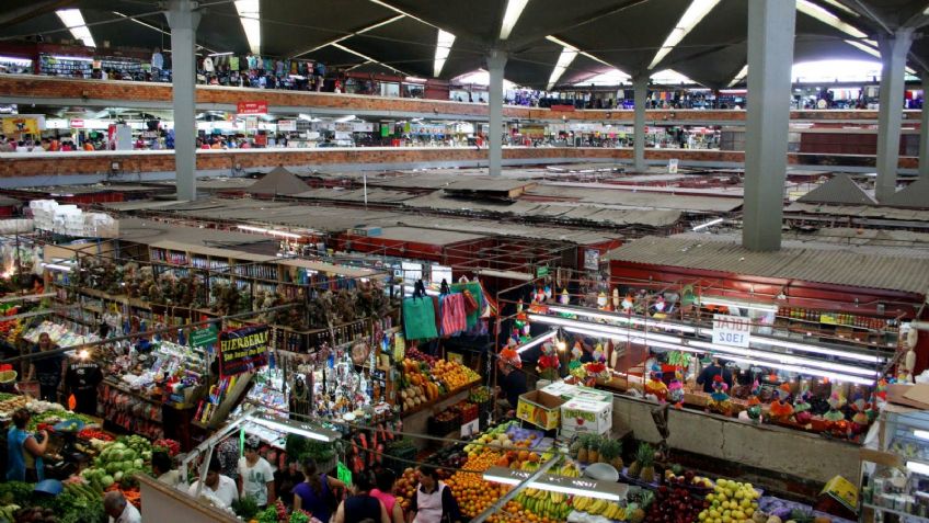 FUERTES IMÁGENES: Un hombre mata a golpes a un 'abuelito' en un mercado; pagó con dinero falso