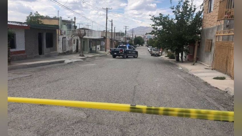 Sicarios asesinan a sangre fría a una mujer afuera de su casa; su esposo fue testigo del feminicidio