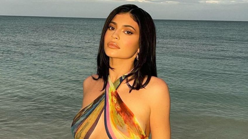 ¡Locura! Kylie Jenner celebra su cumpleaños 24 con escandaloso body paint dorado
